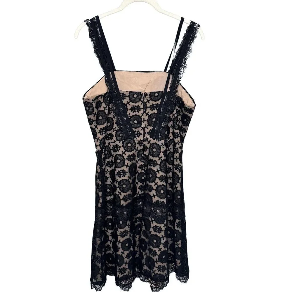 Lucy Paris Dress Womens Medium Black Lace Fit Flare V Neck Cocktail LPH603123